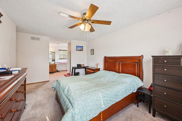 6841 Riverside Glen Court, Dublin, OH 43017