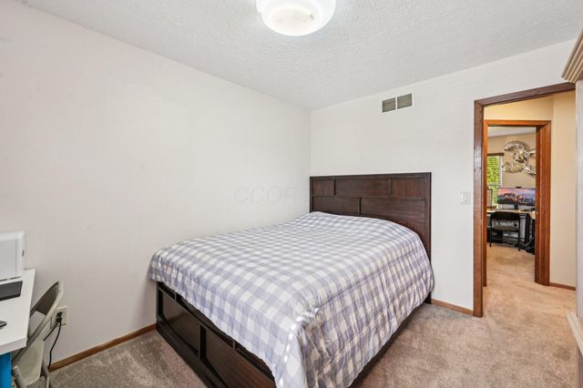 6841 Riverside Glen Court, Dublin, OH 43017