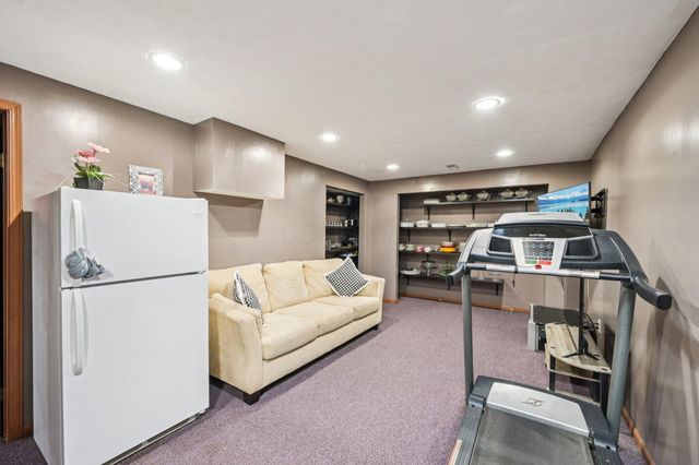 6841 Riverside Glen Court, Dublin, OH 43017