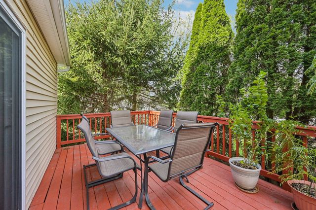 6841 Riverside Glen Court, Dublin, OH 43017
