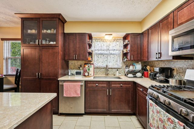 6841 Riverside Glen Court, Dublin, OH 43017
