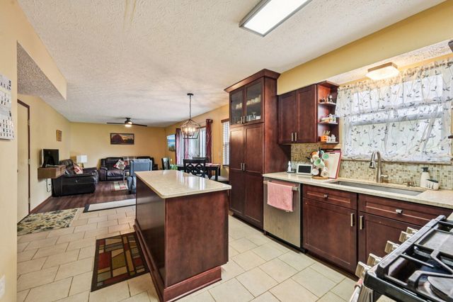 6841 Riverside Glen Court, Dublin, OH 43017
