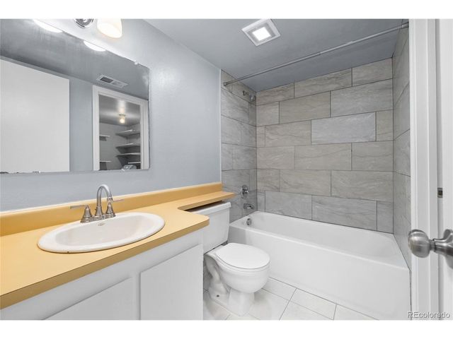 3083 S Ursula Cir 201, Aurora, CO 80014