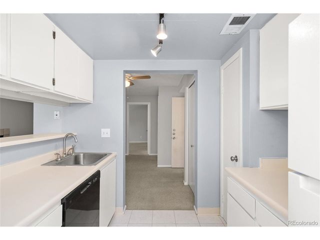 3083 S Ursula Cir 201, Aurora, CO 80014