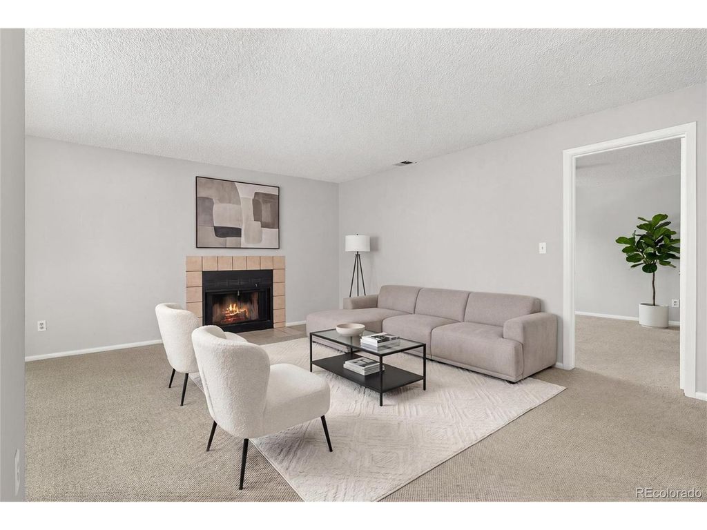 3083 S Ursula Cir 201, Aurora, CO 80014