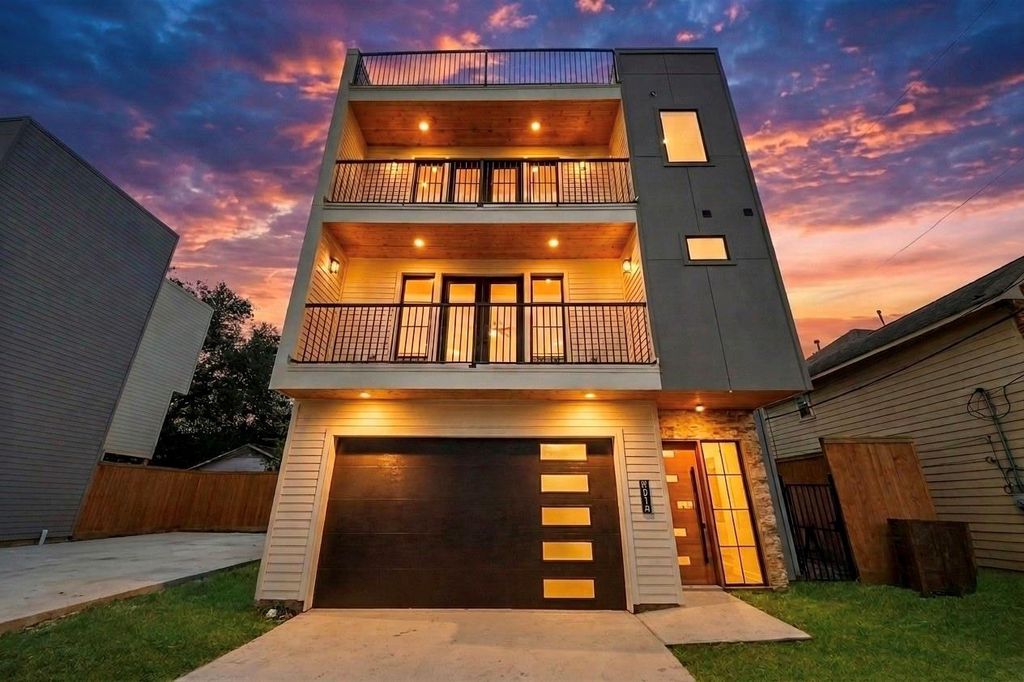 9014 Ferdinand Street, Houston, TX 77051