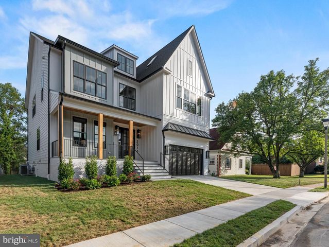 906 HILLCREST DR SW, Vienna, VA 22180