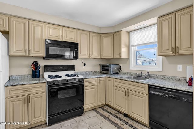 403 14th Avenue B, Belmar, NJ 07719