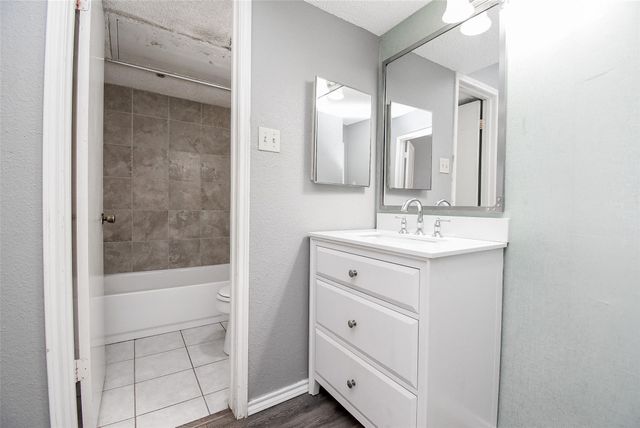 1515 Sandy Springs Road 1006, Houston, TX 77042