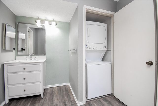 1515 Sandy Springs Road 1006, Houston, TX 77042