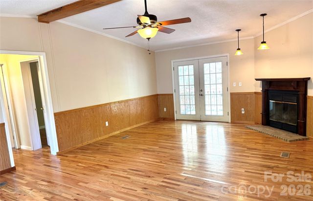 942 Fisher Branch Road, Marshall, NC 28753