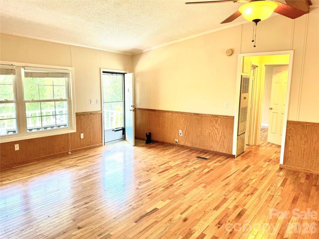 942 Fisher Branch Road, Marshall, NC 28753