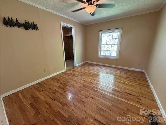 942 Fisher Branch Road, Marshall, NC 28753