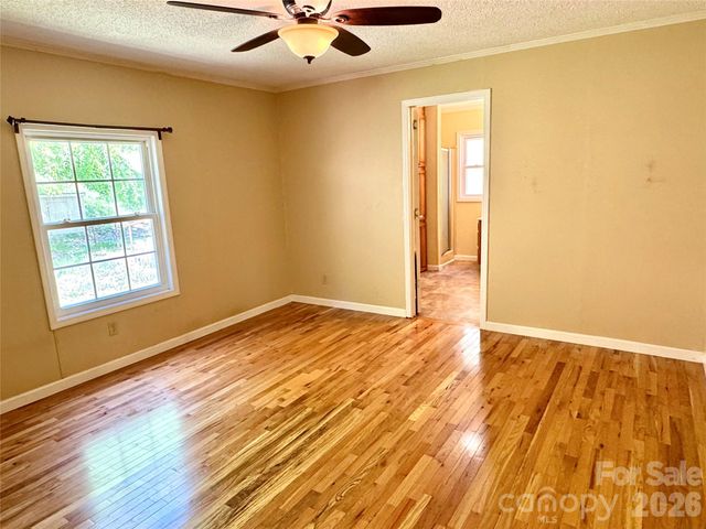 942 Fisher Branch Road, Marshall, NC 28753