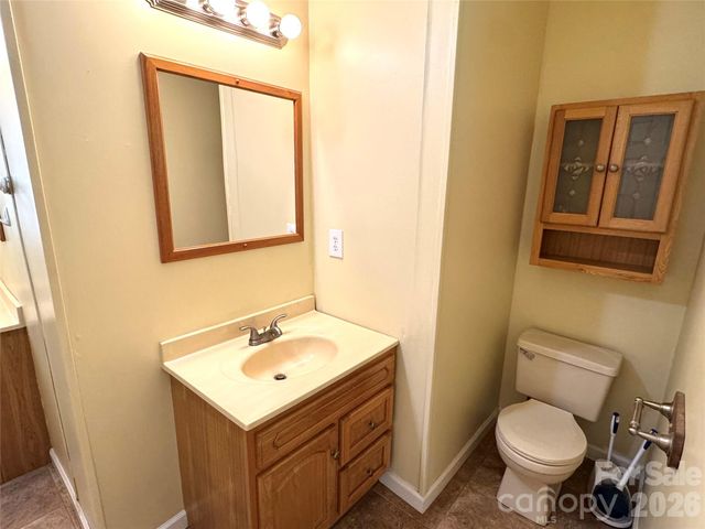 942 Fisher Branch Road, Marshall, NC 28753