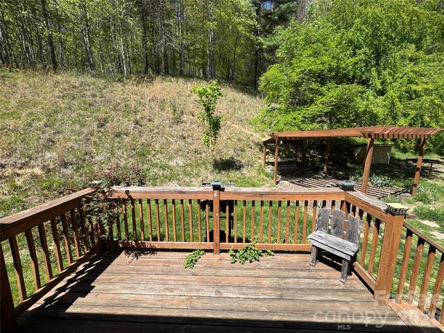 942 Fisher Branch Road, Marshall, NC 28753