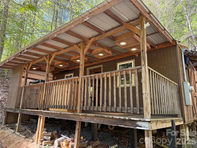 942 Fisher Branch Road, Marshall, NC 28753