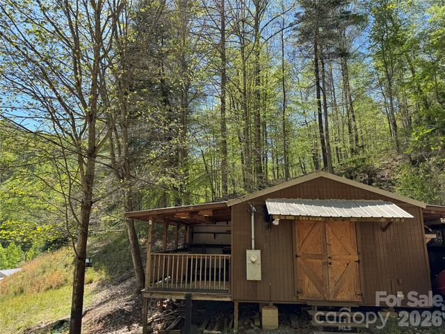 942 Fisher Branch Road, Marshall, NC 28753