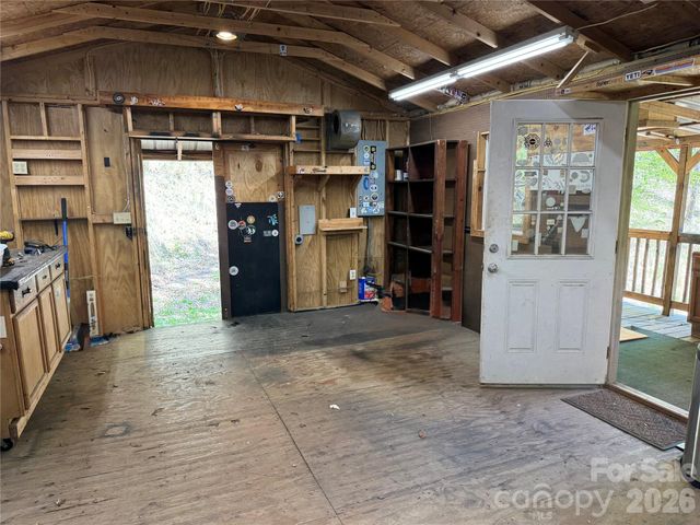 942 Fisher Branch Road, Marshall, NC 28753
