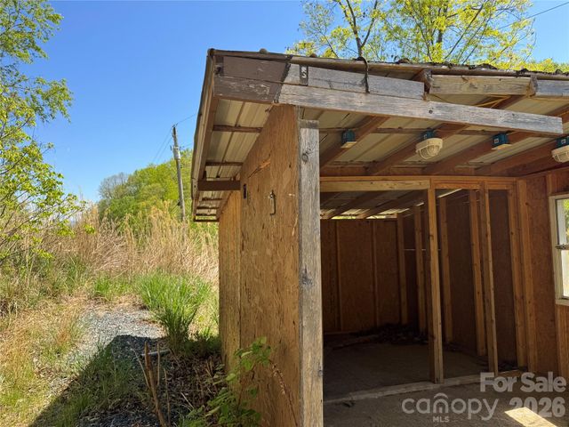 942 Fisher Branch Road, Marshall, NC 28753