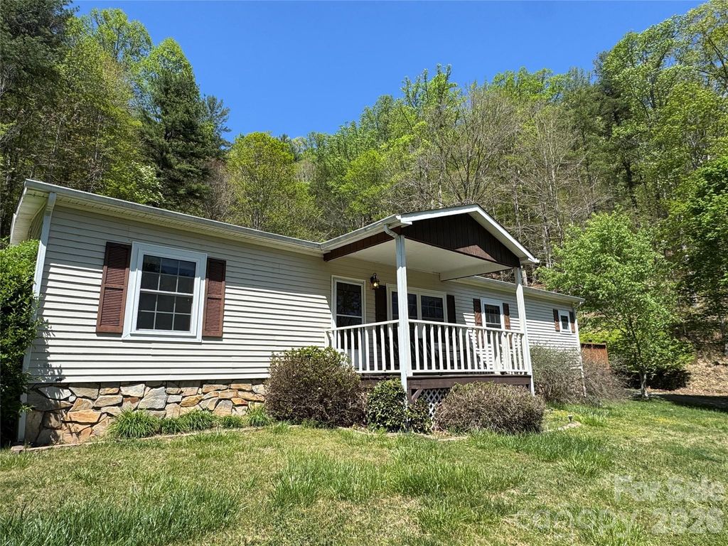 942 Fisher Branch Road, Marshall, NC 28753