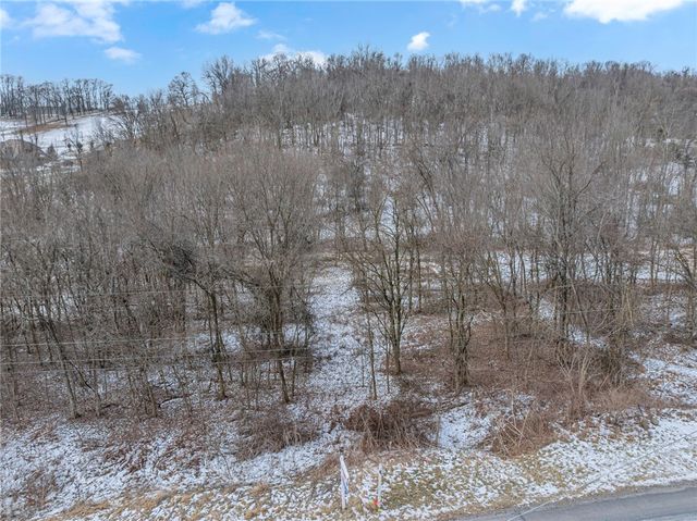 1902 Reissing Rd, Cecil, PA 15057