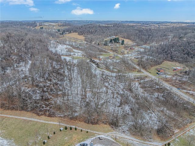 1902 Reissing Rd, Cecil, PA 15057