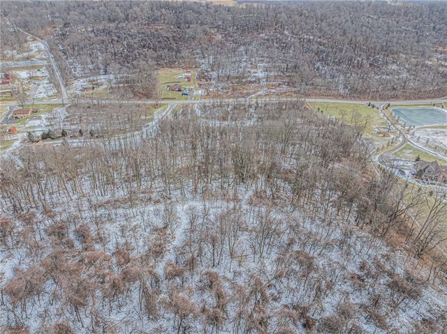 1902 Reissing Rd, Cecil, PA 15057