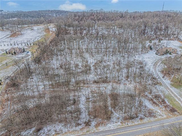 1902 Reissing Rd, Cecil, PA 15057