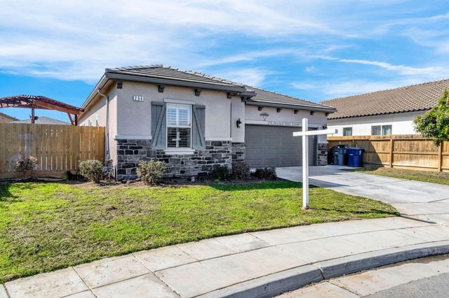 294 Double Tree Court, Madera, CA 93637