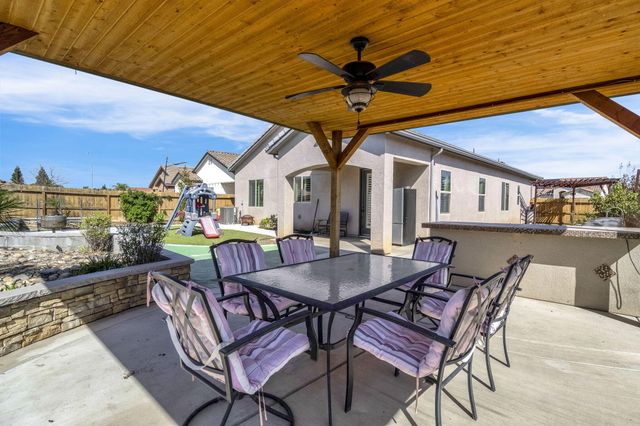 294 Double Tree Court, Madera, CA 93637