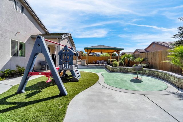 294 Double Tree Court, Madera, CA 93637