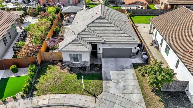 294 Double Tree Court, Madera, CA 93637