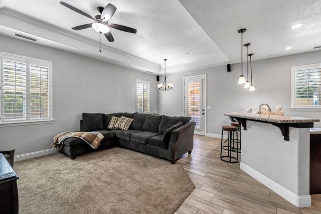 294 Double Tree Court, Madera, CA 93637