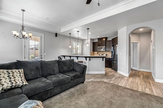 294 Double Tree Court, Madera, CA 93637