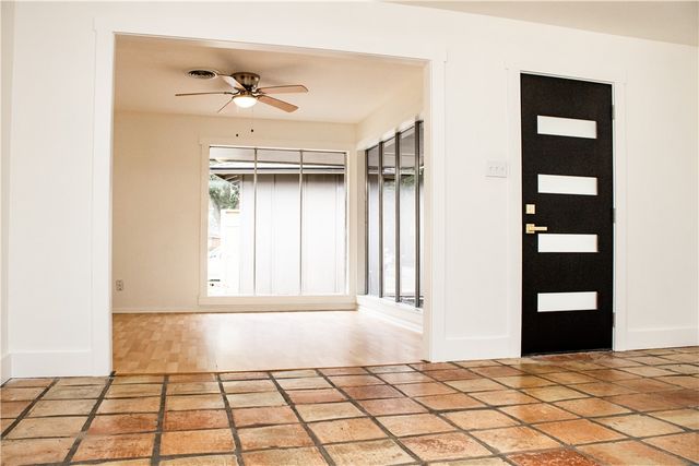 3722 Pope Dr, Corpus Christi, TX 78411
