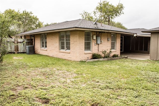 3722 Pope Dr, Corpus Christi, TX 78411