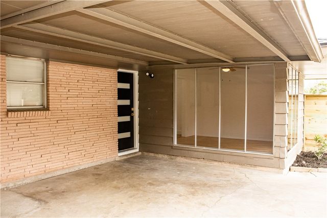 3722 Pope Dr, Corpus Christi, TX 78411