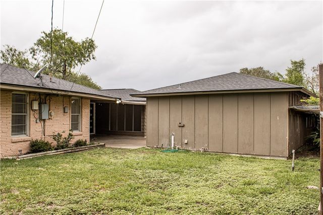 3722 Pope Dr, Corpus Christi, TX 78411