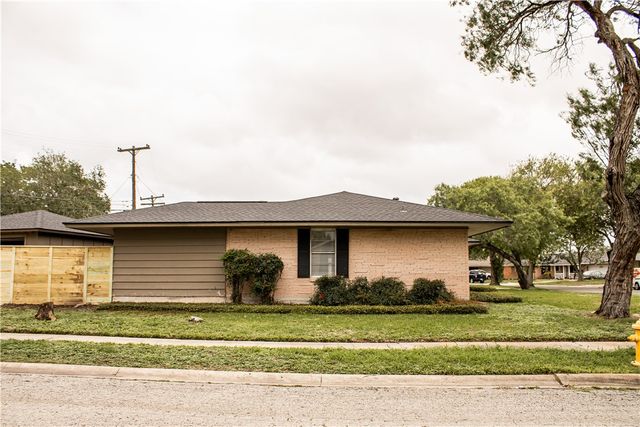 3722 Pope Dr, Corpus Christi, TX 78411