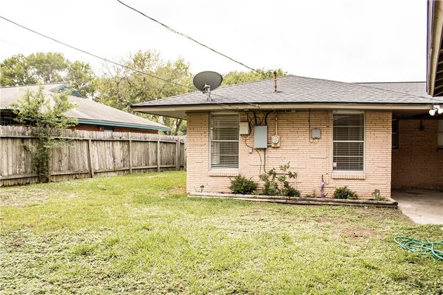 3722 Pope Dr, Corpus Christi, TX 78411