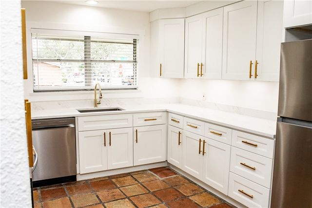 3722 Pope Dr, Corpus Christi, TX 78411