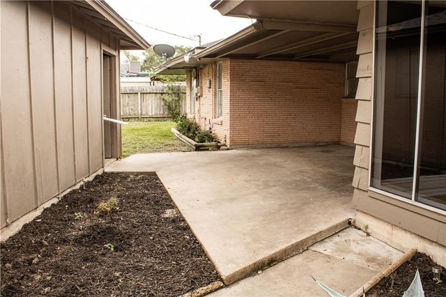 3722 Pope Dr, Corpus Christi, TX 78411