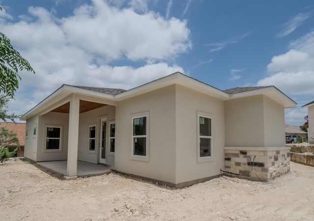 305 Vantage Circle, Kerrville, TX 78028