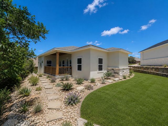 305 Vantage Circle, Kerrville, TX 78028
