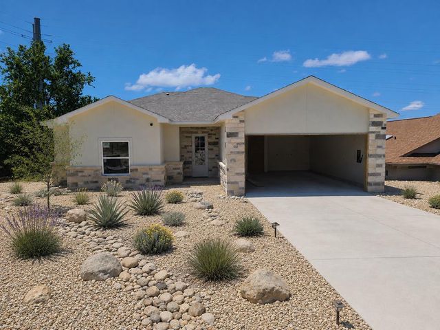 305 Vantage Circle, Kerrville, TX 78028
