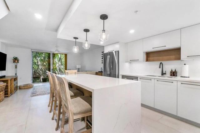 1100 Scotia Drive 105, Hypoluxo, FL 33462