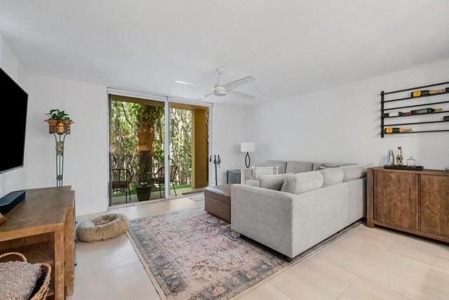 1100 Scotia Drive 105, Hypoluxo, FL 33462