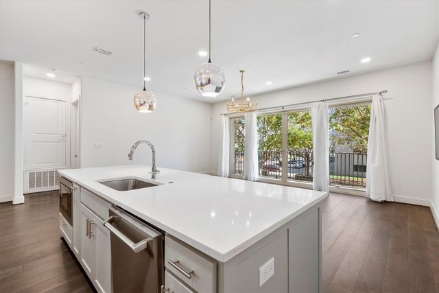 15875 Spectrum Drive 1106, Addison, TX 75001