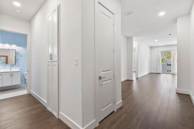 15875 Spectrum Drive 1106, Addison, TX 75001